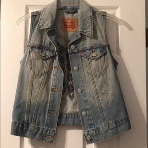 Denim sleeveless jacket